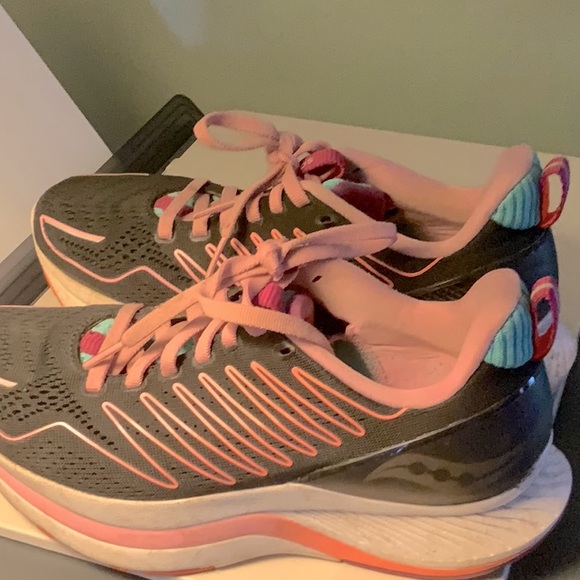 Saunony Endorphin runnung shoes size 6.5 - Picture 3 of 4